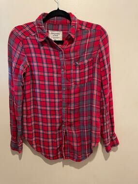 Abercrombie & Fitch Y2K red plaid button down shirt size XS